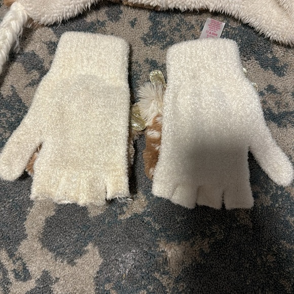 Justice Christmas Theme Reindeer Earflap Hat & Gloves 3Piece Set Brown Cream OS - Picture 6 of 7